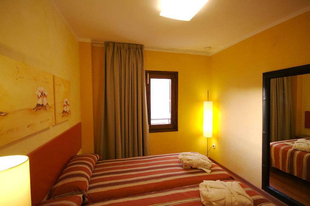 Apartamentos Parot Quality 산타 에우랄리아 데 리오 외부 사진